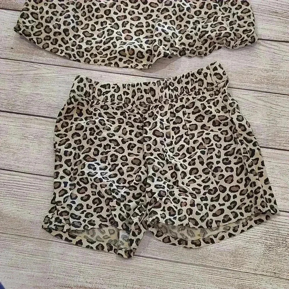 Leopard Top and Shorts - Picture 3 of 3